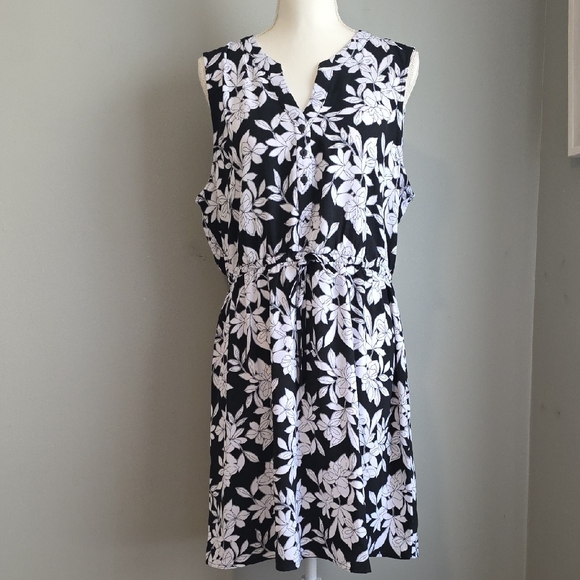 41 Hawthorn Dresses & Skirts - 41 Hawthorn Floral Sleeveless Dress Black and White XL